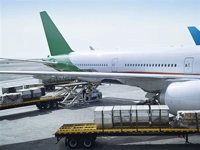 Frá PVG Til AMS RTM með flugfrakt